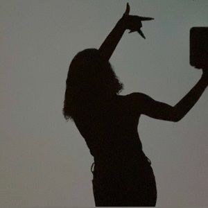 Meet your Posher, Alanis